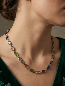 A silver toned colorful square gemstone bead necklace with bright and eye-catching colors, suitable for daily wear, casual dating or vacation scenes.