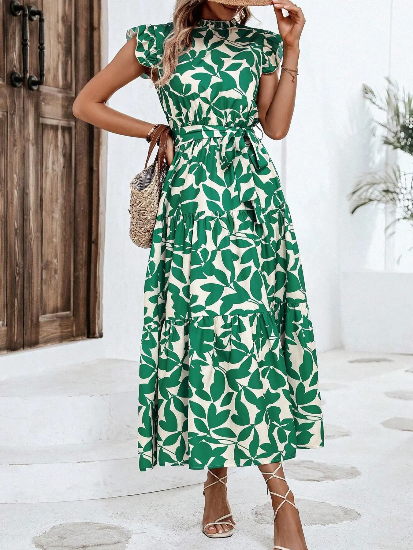 A women's fashionable printed ruffled puff sleeve stand collar tie-up fairy dress, suitable for summer, beach vacations, dates, gatherings, and other casual occasions.