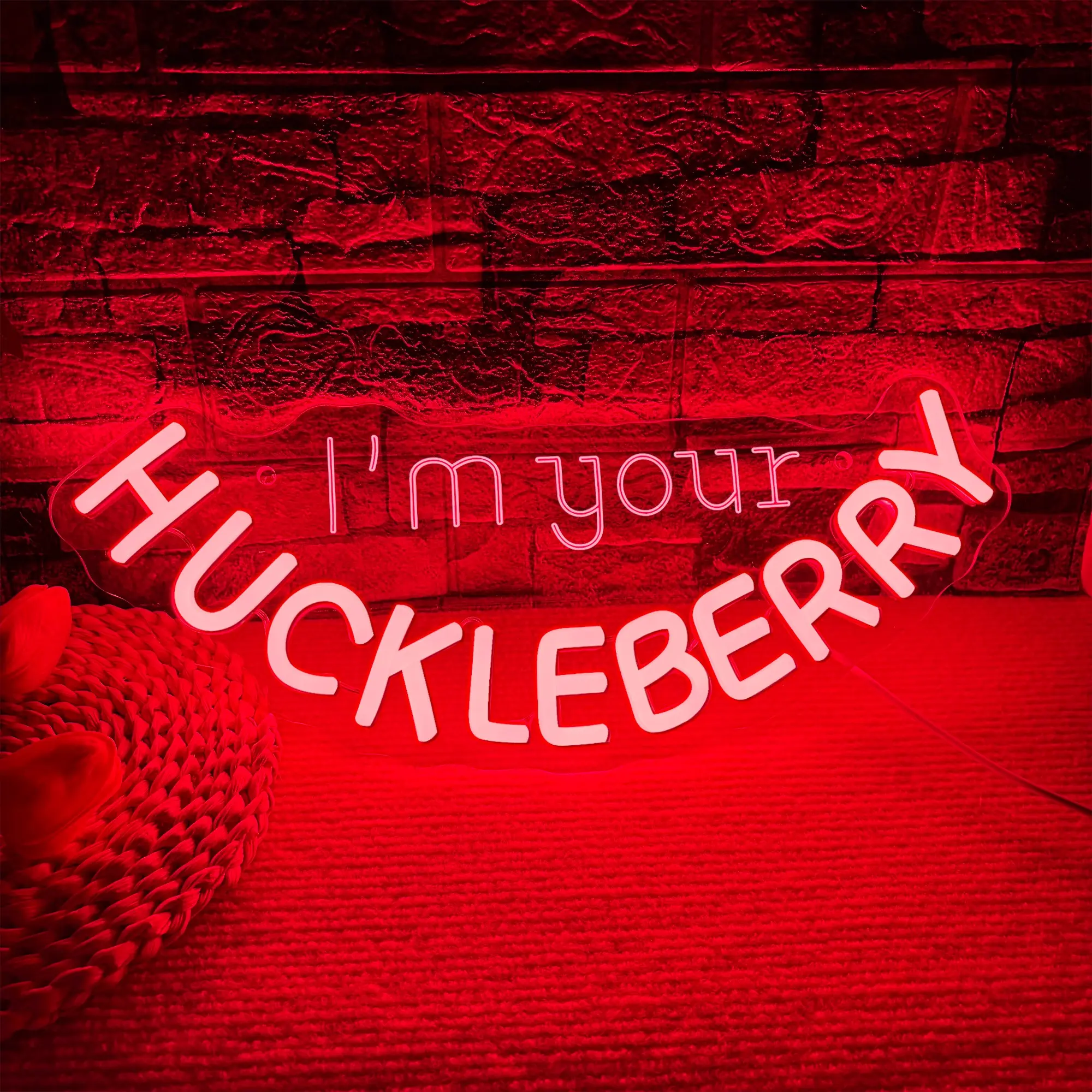 Vibrant "I'm your huckleberry" Sign Glowing Neon Light, LED Neon Lights, Home Decor Light, Light up Red Phrase Wall Hanging Art Neon Sign, Decorative Ambiance Lighting, USB Powered for Study, Office, Studio, Garage, Bar, Party, Hotel, Gift