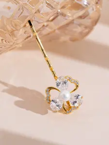 Sea Water Akoya Pearl Hair Clip 5-6mm, Near Round Shape, Natural Pearl Growth Texture, Elegant Accessory for Women