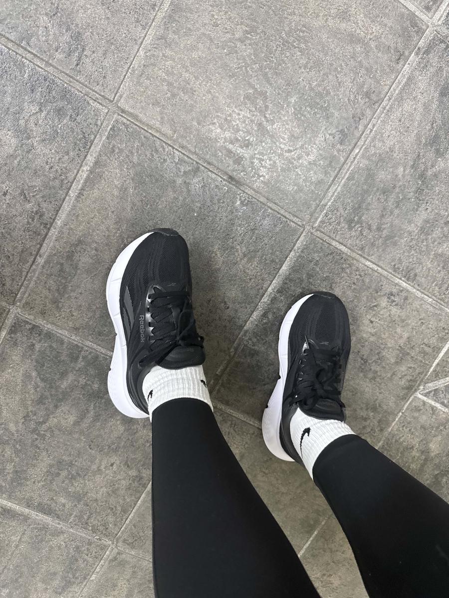 Item: Black/White, 6-1/2 Medium