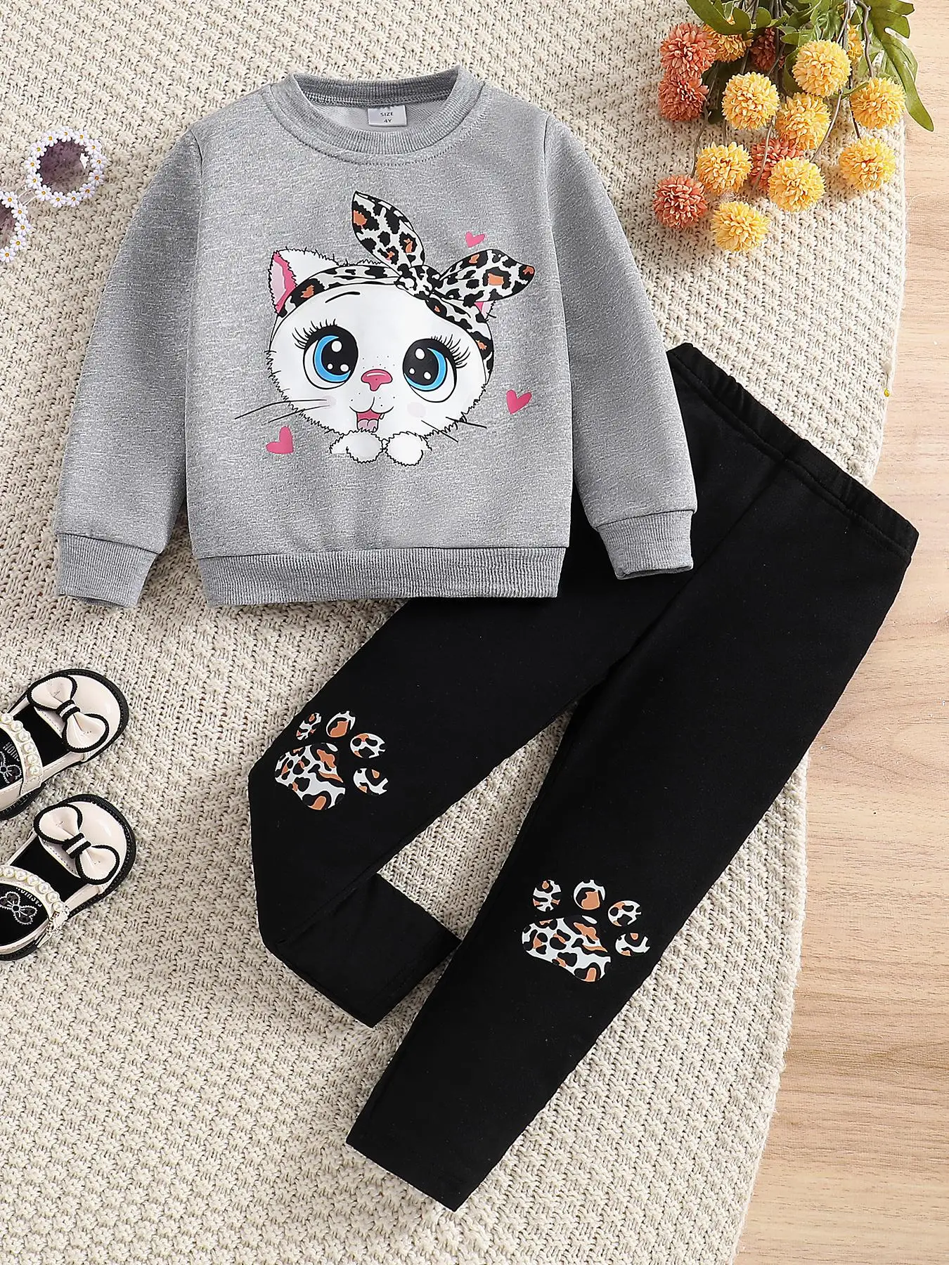 Two-Piece Set Toddler Girl's Cartoon Cat Print Sweatshirt & Pants Set, Cute Long Sleeve Round Neck Pullover & Leopard Paw Print Trousers, Spring & Fal