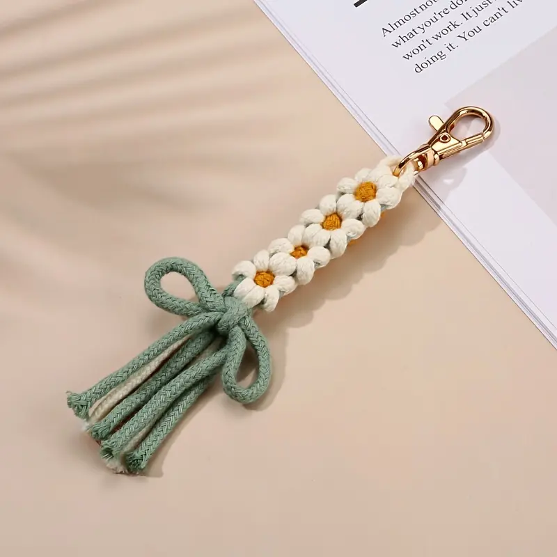 1pc Daisy Flower Tassel Keychain - White & Yellow Floral Design with Green Woven Rope, Golden-Tone Ring for Backpacks, Keys, Car Decor - Cute Women's Gift for Daily Use & Home Decoration