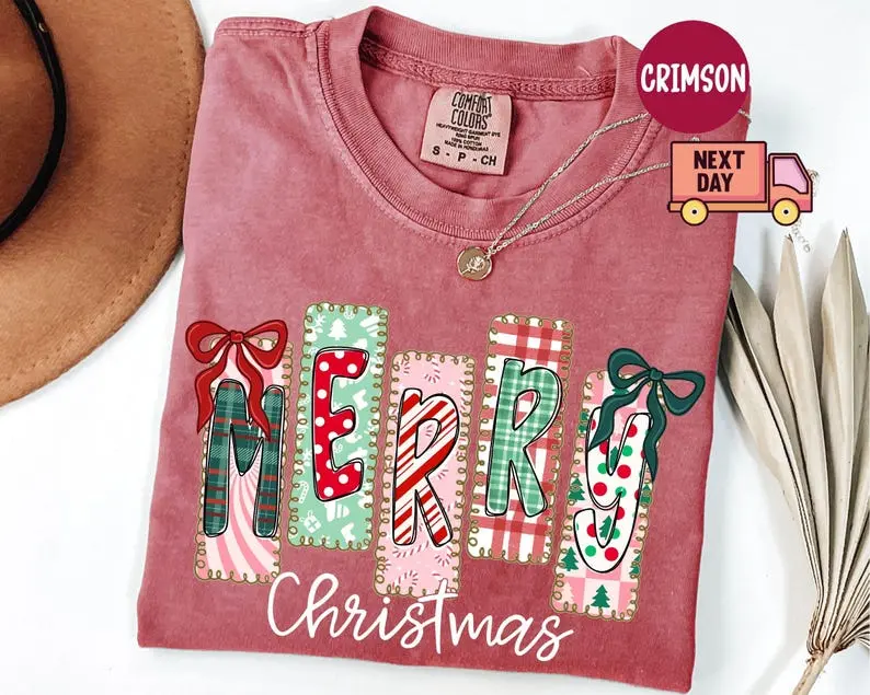 Comfort Colors Merry Christmas Shirt, Retro 70s Christmas Graphic Tee, Vintage Holiday T-Shirt, Cozy Family Christmas Apparel, Festive Xmas Gift