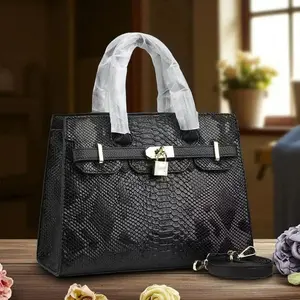 Hoor New York Crocodile Skin Stone Print Faux Leather Handbag: Vintage Style Shoulder Bag