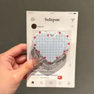 Blue Checkered Heart Phone Grip – Instagram Style with Red Heart Details, Perfect for Social Media Fans and Cute Accessory Enthusiasts