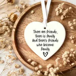 Heart-Shaped Hanging Ornament – Inspirational Friendship Quote Decor, Meaningful Gift for Friends & Loved Ones, Perfect for Home & Holiday Decor