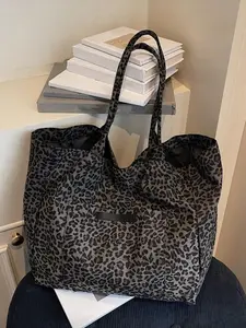 Personalized retro fashion leopard print shoulder bag, niche design casual daily shoulder bag, classic leopard print elements, suitable for students to commute to class and go out on the street, Fashionable Unique Bags