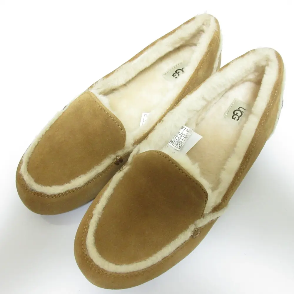 Pre-owned UGG Suede Small Leather Goods HAILEY Sheepskin Loafers