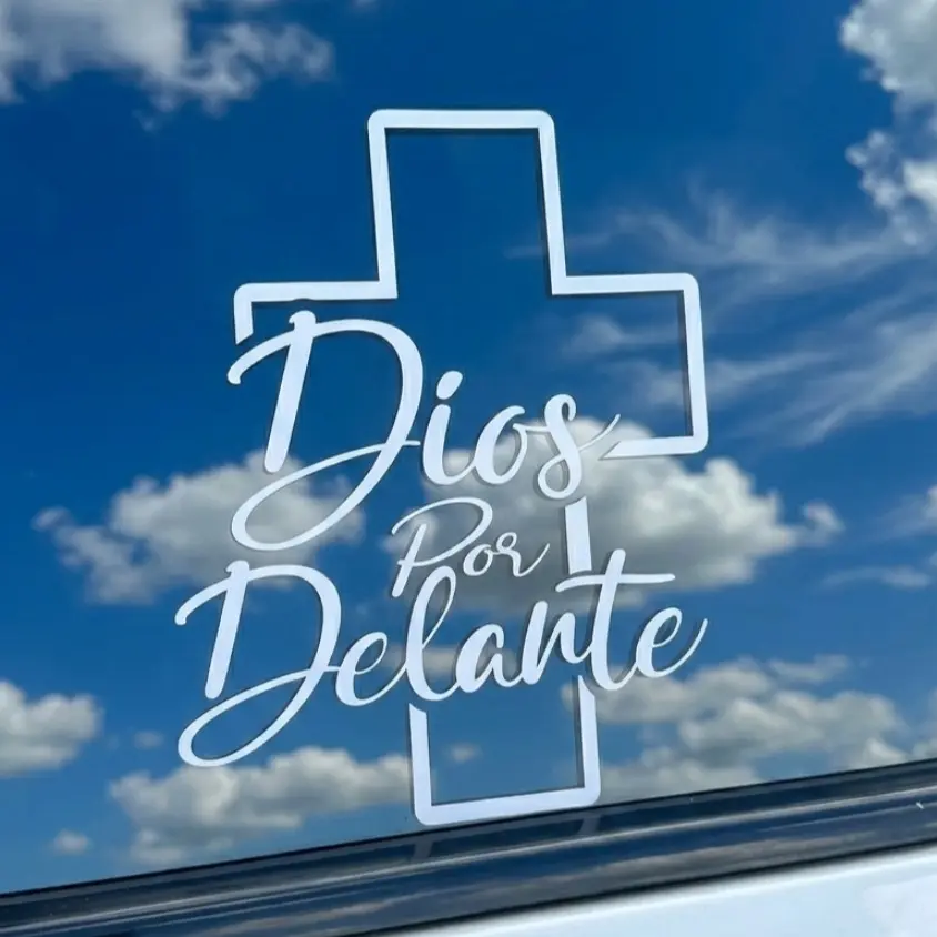 Dios Por Delante Cross Vinyl Car Decal, God Goes Before Me Spanish Christian Faith Sticker, Waterproof Religious Window Decal for Trucks SUV Laptop, Hispanic Catholic Cross Faith Vehicle Decor Gift
