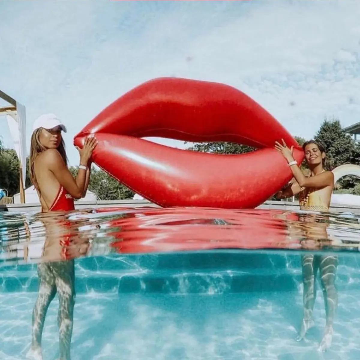 Summer Giant Lips Inflatable Floating Bed, Pool Floats Lounger Ring for Water Sports, Pool Party Props, Vacation Fun