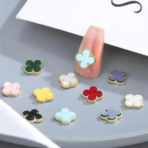 🍀 Clover Luxe Nail Charms