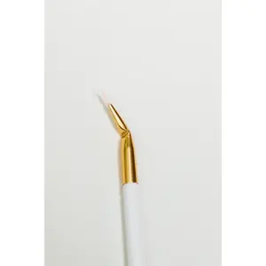 E16 Bend Eyeliner Brush