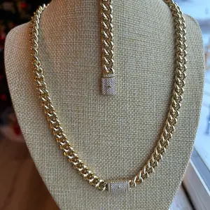 Set in Rolled Gold 14 K . Alta calidad y uso diario