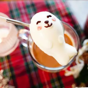 NO BRAND Korean Seal Hot Chocolate Bomb with Marshmallows - 38g Rich Cocoa Drink Mix for Cozy Winter & Christmas Season, Super Cute Seal-Shaped Bomb with Fluffy Marshmallow Filling