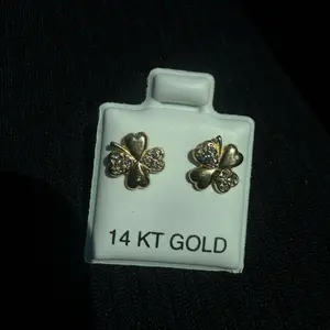 Aretes Trébol Oro 14K Real  Con Brillo | Elegantes & Finos