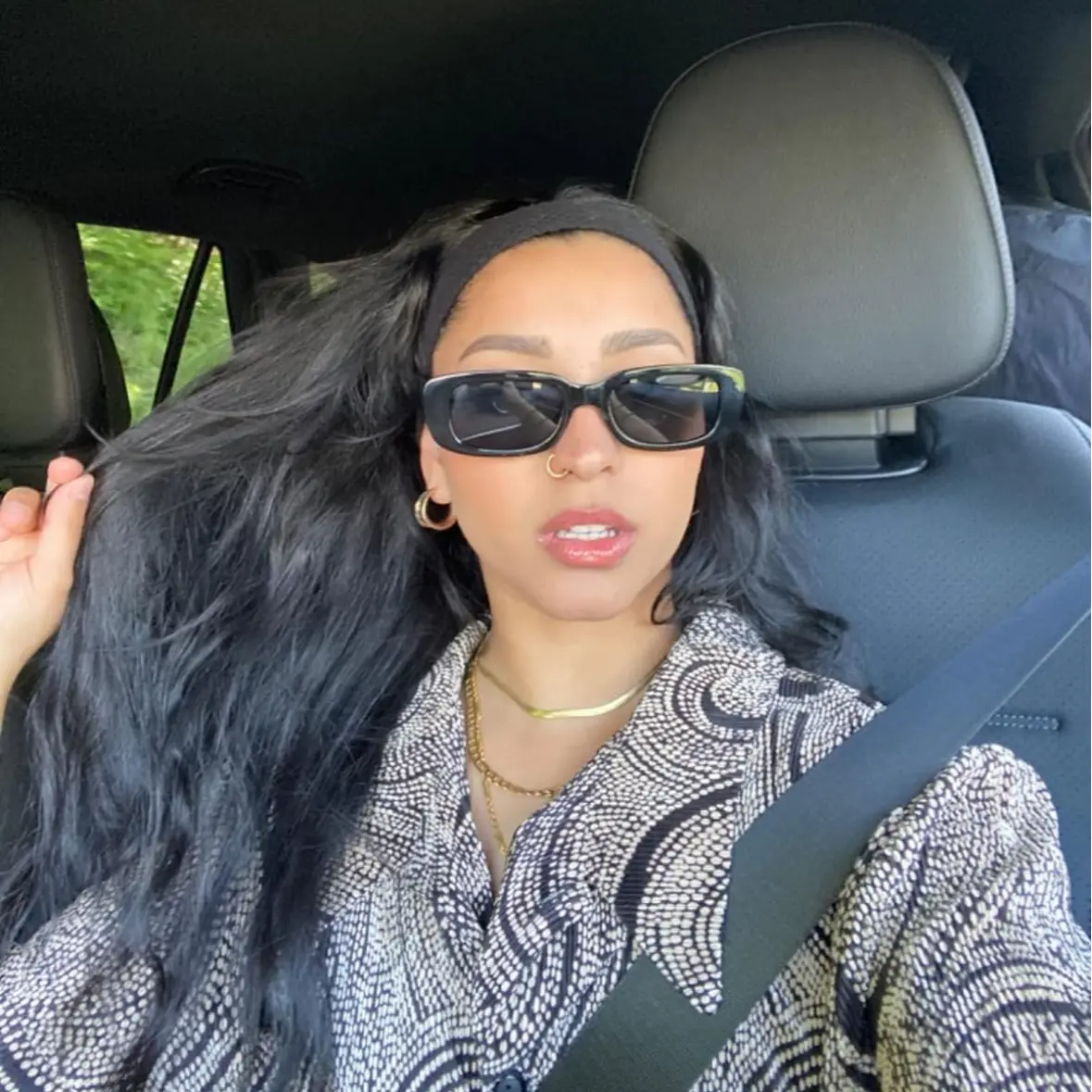 Y2K Rectangle Sunglasses for Women Men, Trendy Retro 90s  display picture 1