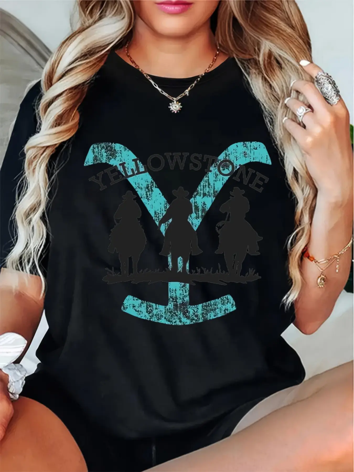 Women's 180g Black Cotton Round Neck Shortsleeve T-Shirt - Yellowstone Graphic, Cow Head Print, Cowboy Skeleton Design, Fitted Lightweight Casual Summer Streetwear Top, Cowboy Women's T-Shirts, Western Outfits Women, Tshirt