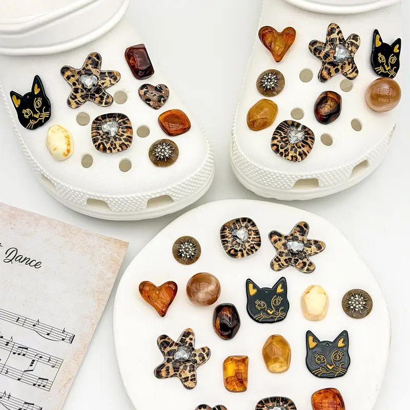 16 Piece Complete Set Leopard Print Design Cat Amber Hole Shoe Charms Decor Resin Rhinestones Cool Vintage Style Decorative Shoe Accessories, Footwear Embellishment, Fits Hole Shoes, Shoe Decoration Charms