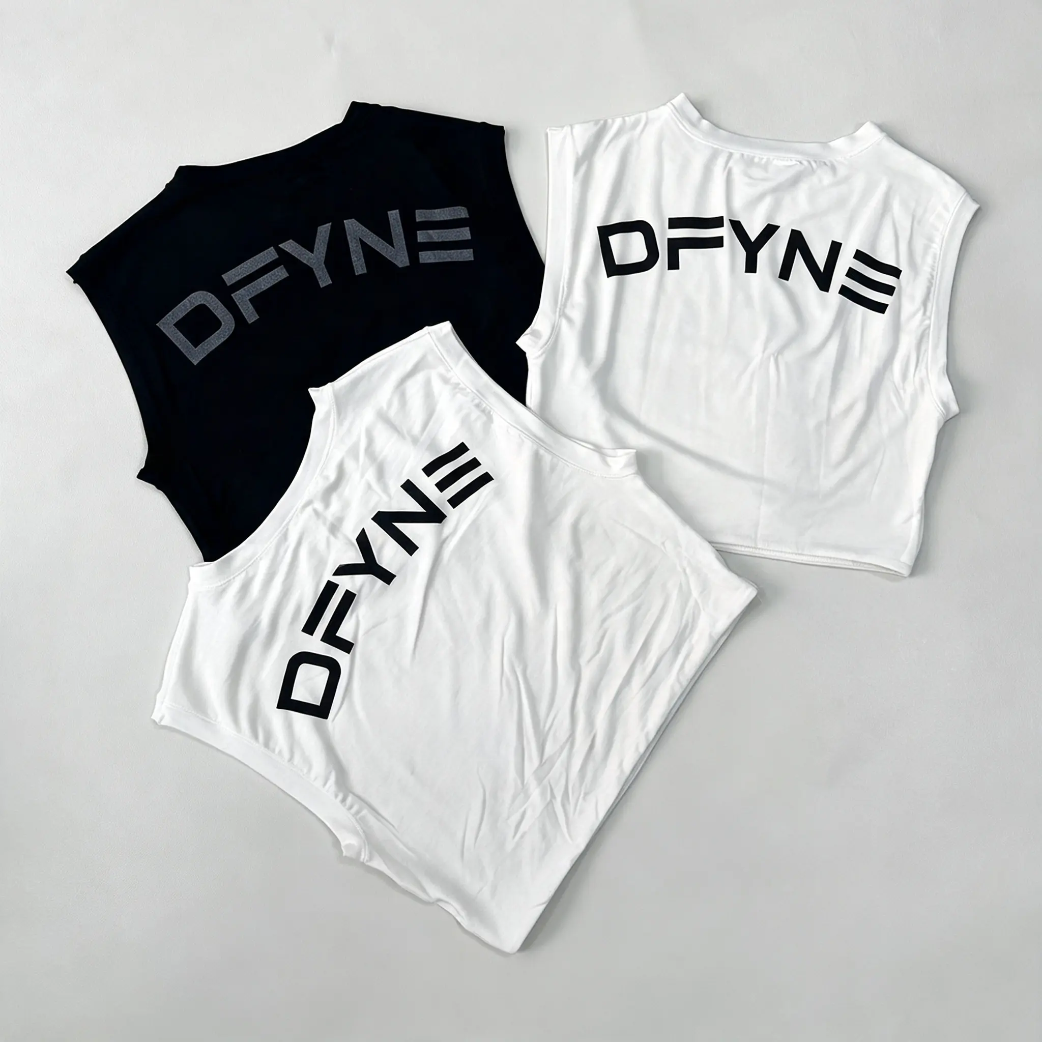 DFYNE Women Sleeveless Crop Workout Tank Top, High‑Stretch Breathable Athletic Crop Top, Slim‑Fit Gym Yoga Running Sports Vest With Back Logo