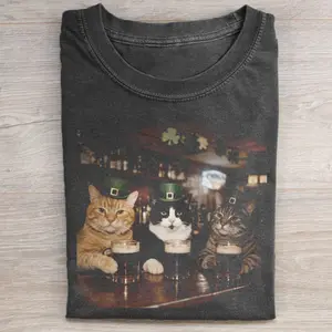 Comfort Colors Funny St. Patricks Day Cats Drinking Beer T-Shirt, Vintage 90s Three Cats Leprechaun Meme Tee, Unisex Fit Design, Gift for Men and Women