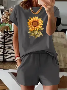 Two-Piece Set Women's Sunflower Print Tee & Shorts, Casual Round Neck Short Sleeve T-Shirt & Skinny Shorts, Ladies Clothes for Spring & Fall, Womenswear
