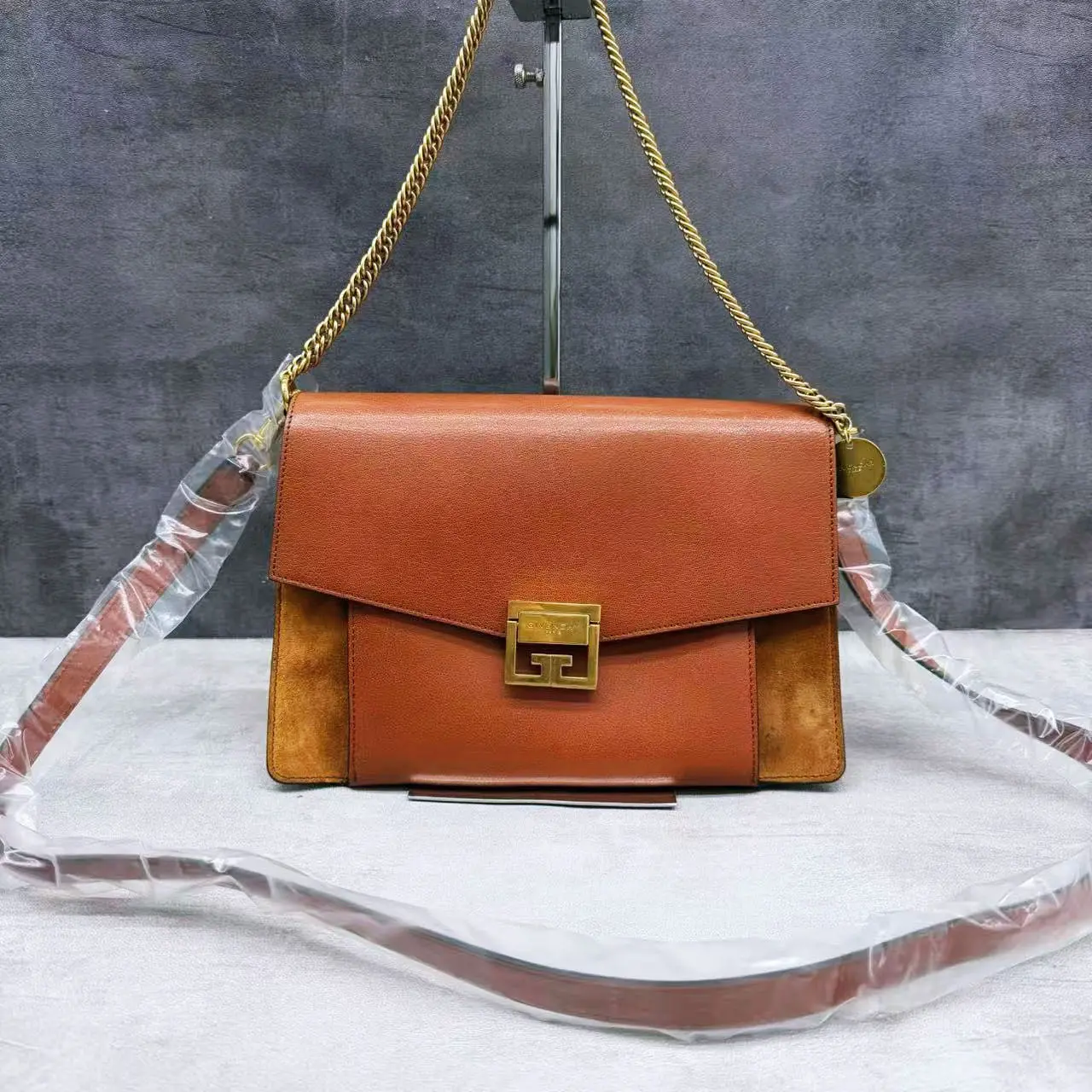 Pre-owned GIVENCHY Leather Shoulder Bag D0630681718