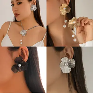 Metal Texture Ginkgo Leaf Flower Necklace Sweet Cool Three-Dimensional Imitation Pearl Tassel Necklace Earrings