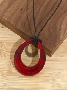 The vintage hollowed out water droplet necklace is suitable for daily wear, vacation dates, and other occasions, and is also a surprising and exquisite small gift.