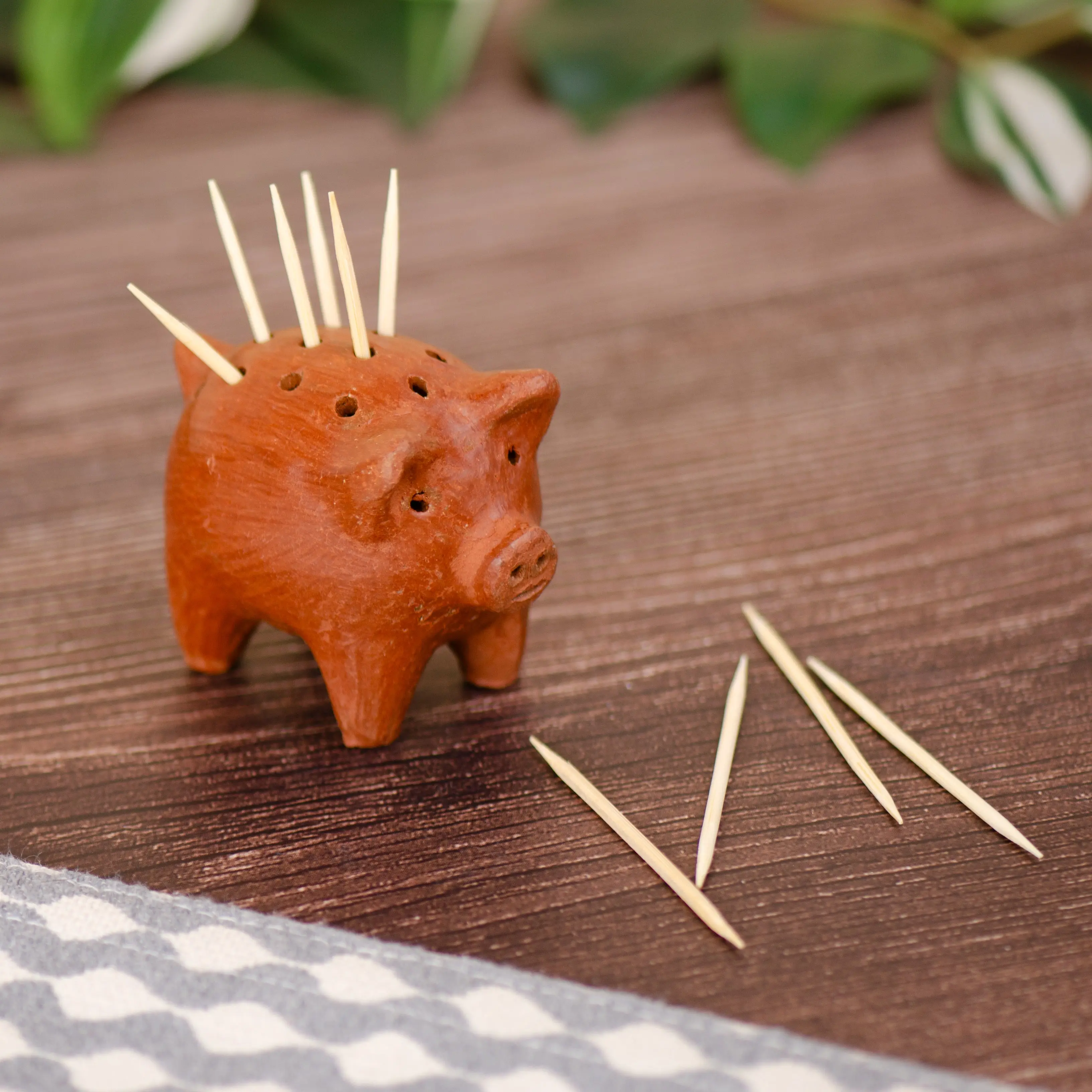 Traditional Red Clay Terracotta Cochinito Toothpick Holder - Decorative Jar, Home Organizer for Kitchen Countertops, Gift Option