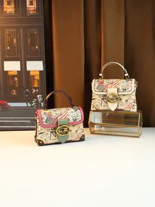 Fashion high-end women's bag color matching graffiti bear portable Boston bag pattern flip bag commuter bag