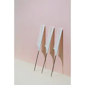 Pro-Glow Metal Tail Comb