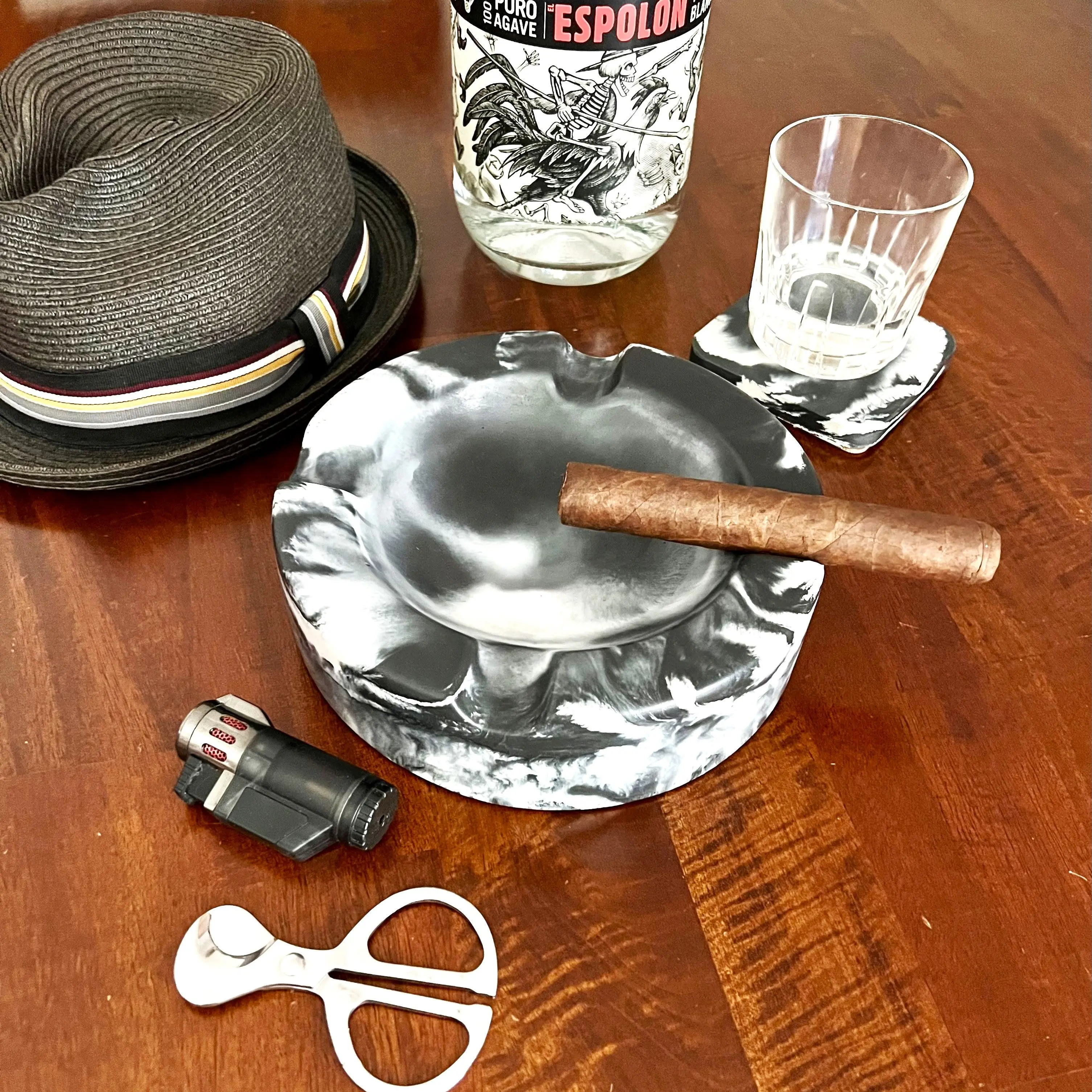 Black and White Marbled Large Round Cuban-Style Concrete Cigar Ashtray