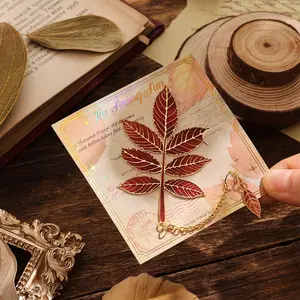 Vintage Autumn Leaves Design Metal Bookmark, 1 Count Exquisite Colorful Reading Bookmark with Pendant, School Supplies for Friends Teachers Book Club Reader, Book Accessories