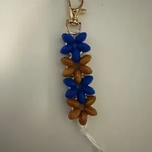 Beaded keychain/zipper pull