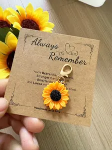 Sunflower Design Keychain with Gift Card, Sunflower Charm Keychain, Cute Flower Shaped Keychain for Women & Men, Fashion Keychain for Daily Clothing Decor, Birthday Gift, Keychain Pendant