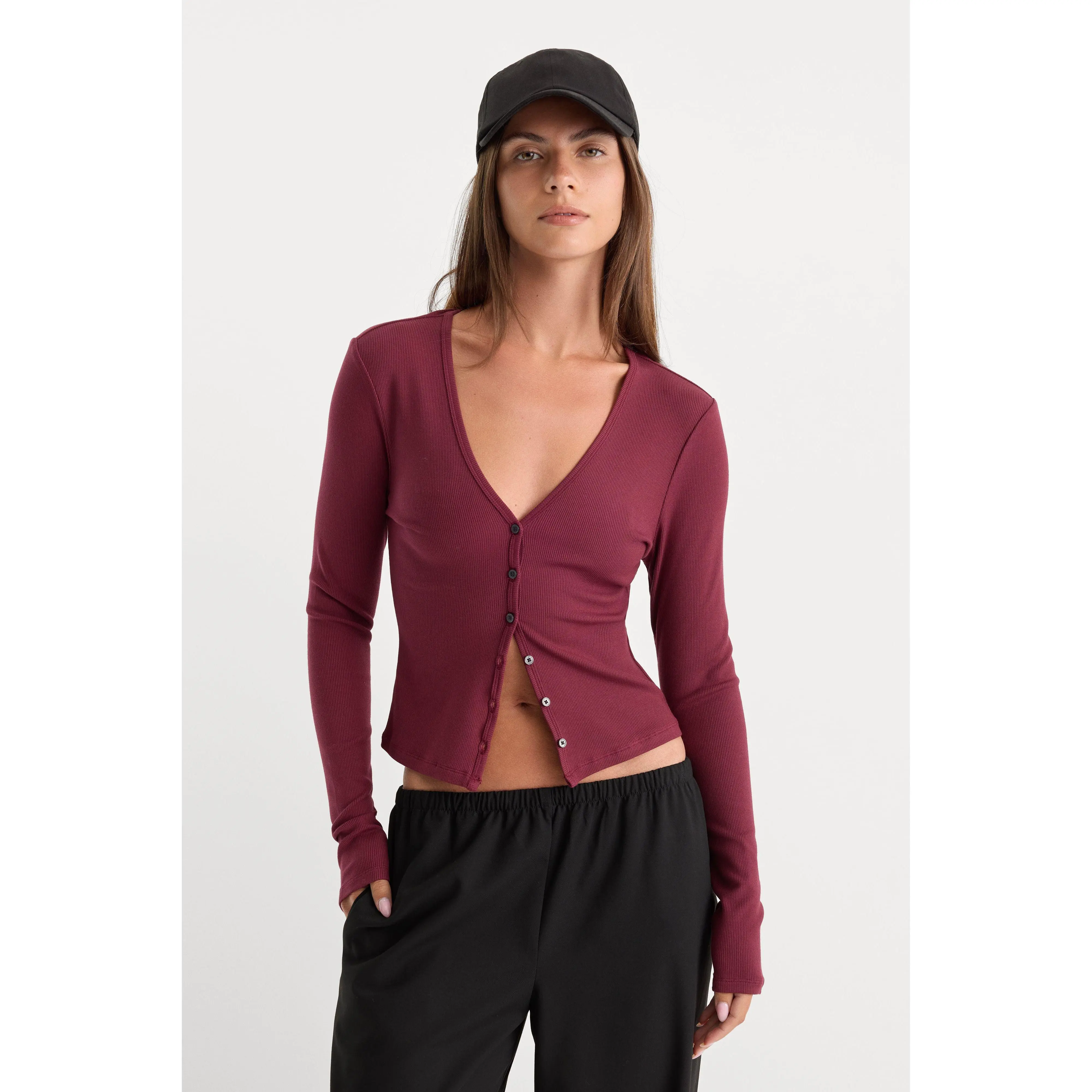 THE RIB V NECK CARDIGAN | BERRY NOIR