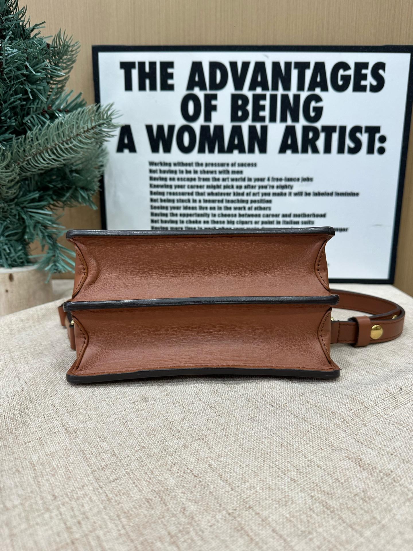 Pre-owned Louis Vuitton Dauphine Small with Patch – Chip Version – Size 20cm x 15cm x 9cm