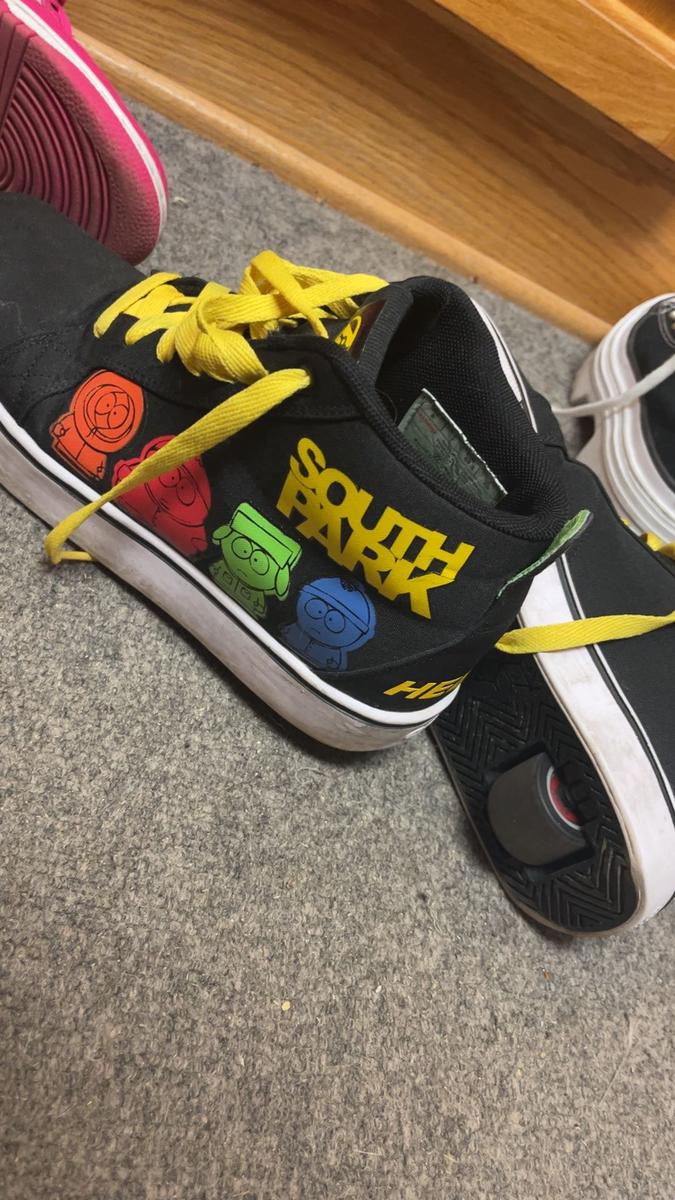 Item: 8M&9W, BLACK/YELLOW