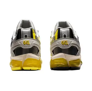 Black & Yellow Retro Sneakers – Breathable, Cushioned & Perfect for Daily Wear or Street Style