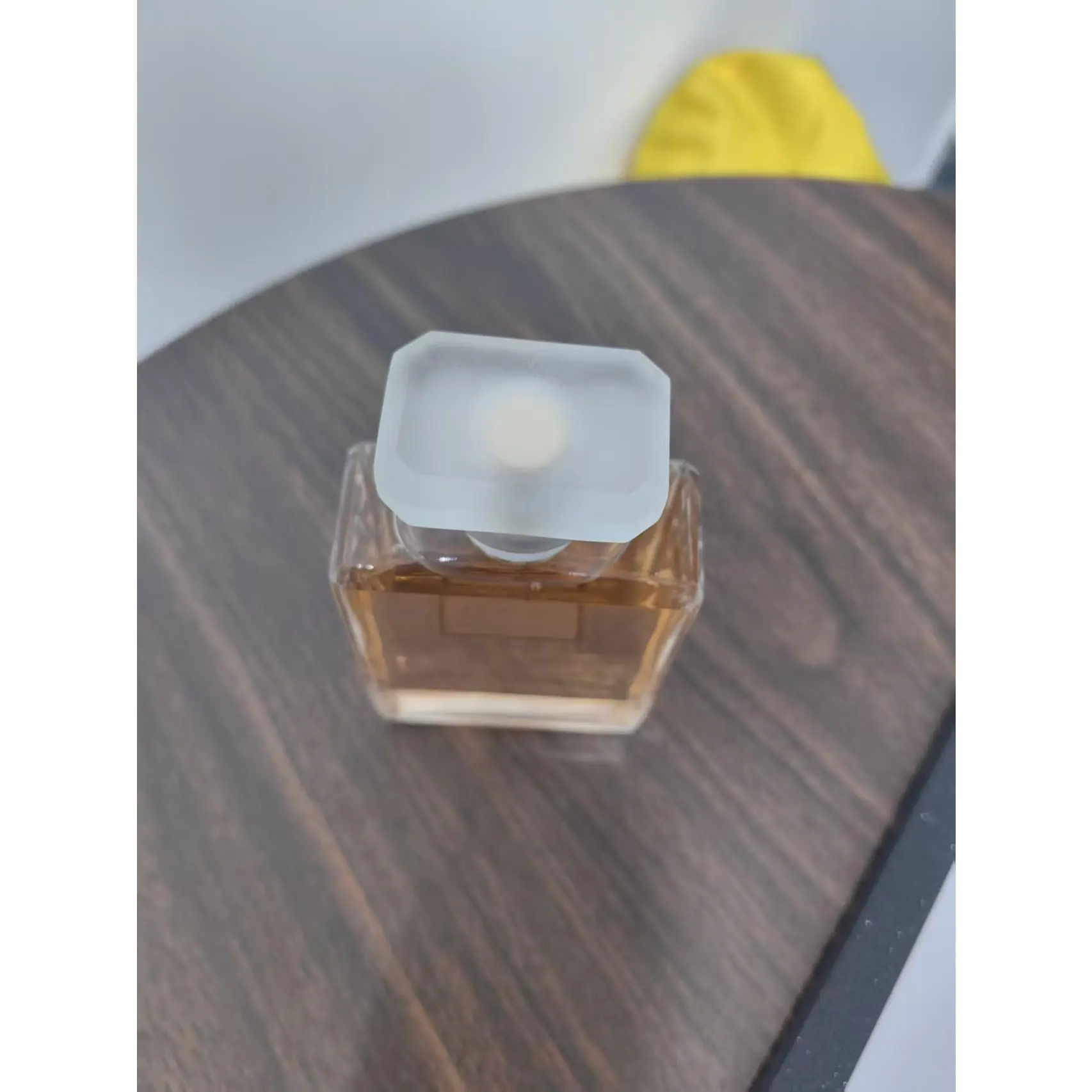 Eau de Toilette - Elegant Glass Bottle with Frosted Lid, Ideal for Daily Use, 100ml