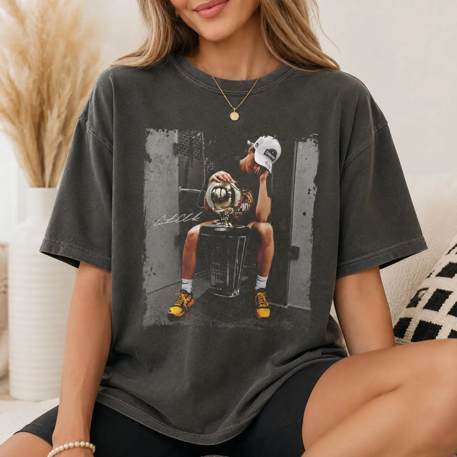 Youth & Adults Caitlin Clark #22 Shirt, Indiana Women’s Basketball Graphic Tee, Game Day Fan Gift