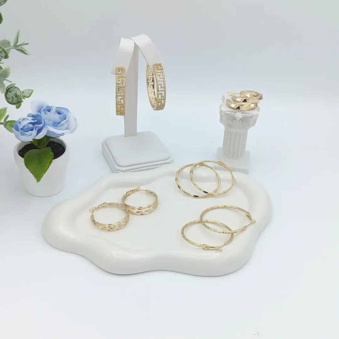 Yordy Unisex 14k Gold Plated Rings - Various Designs, Sizes 1-2 Inches, 0.4oz Weight, High Quality Jewelry