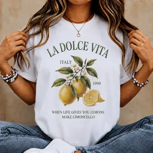 La Dolce Vita Lemon Graphic Tee, Italian Summer Vacation Shirt, Vintage Limoncello Aesthetic T-Shirt, Cute Coastal Italy Travel Top for Women