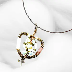 Beaded Pendant Rose Choker - Heart-Shaped Design with Floral Accents and Beaded Accents, Elegant Chain Strap