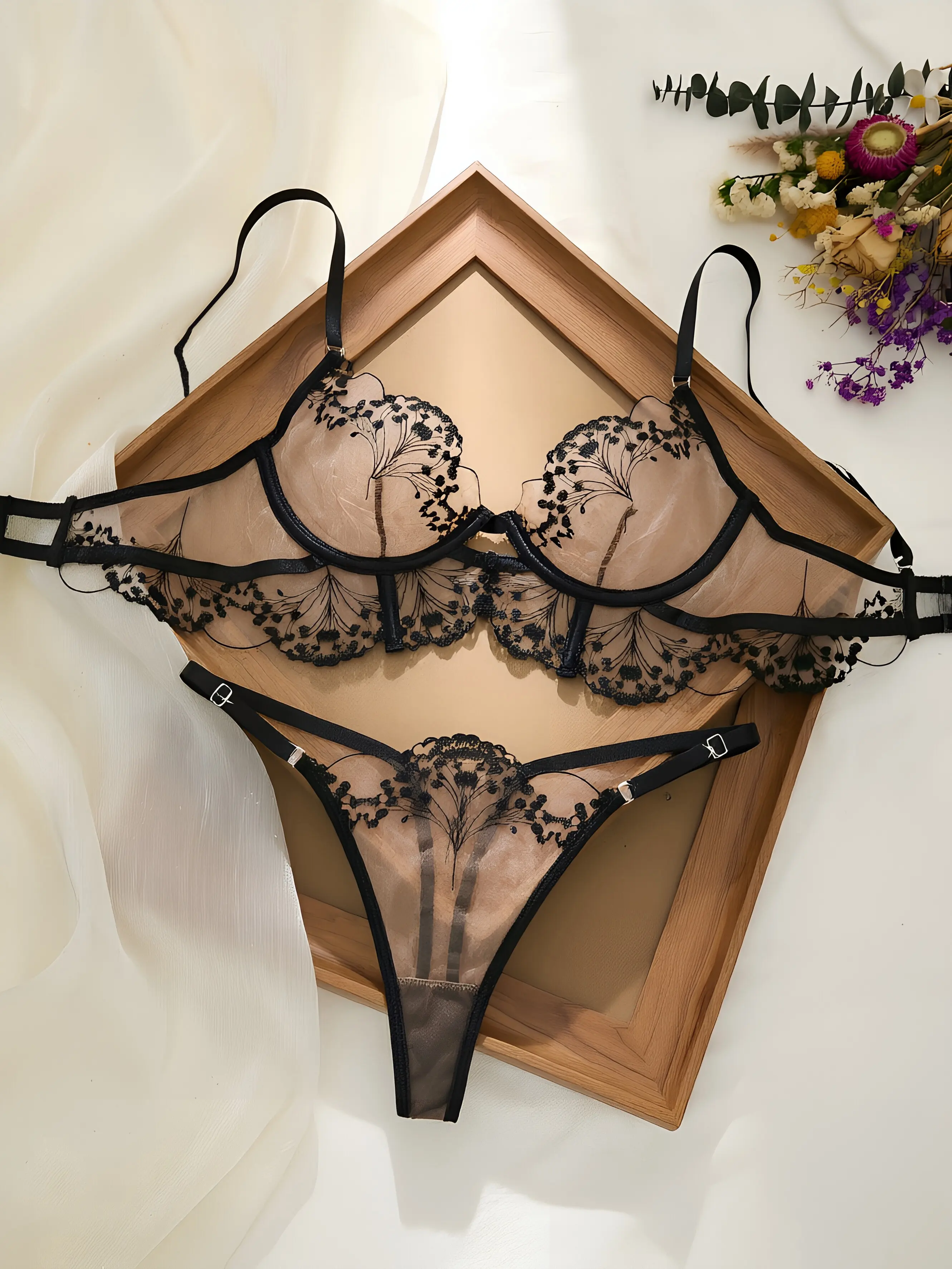 Women's 2-Piece Sexy Lingerie Set - Underwire Bra, Thong with Floral Embroidery, Lace Trim, Lace Fabric for Fit, Elegance, Everyday Wear, Halloween Occasions