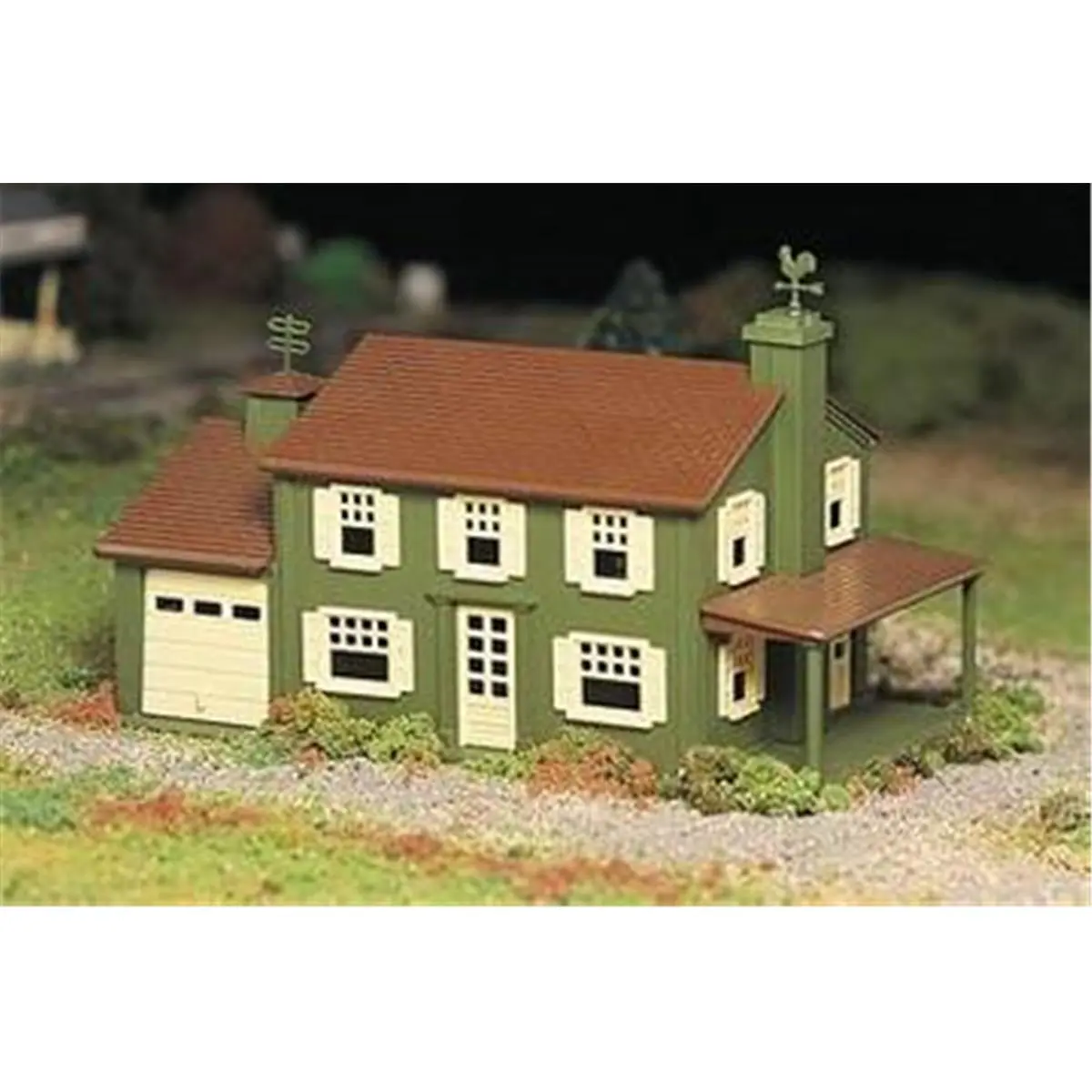 212 MAIN Bachmann Williams O 2-Story House, Easy Assembly, Molded Parts, Realistic Detail, Snap-Fit Design, 2-Story Look