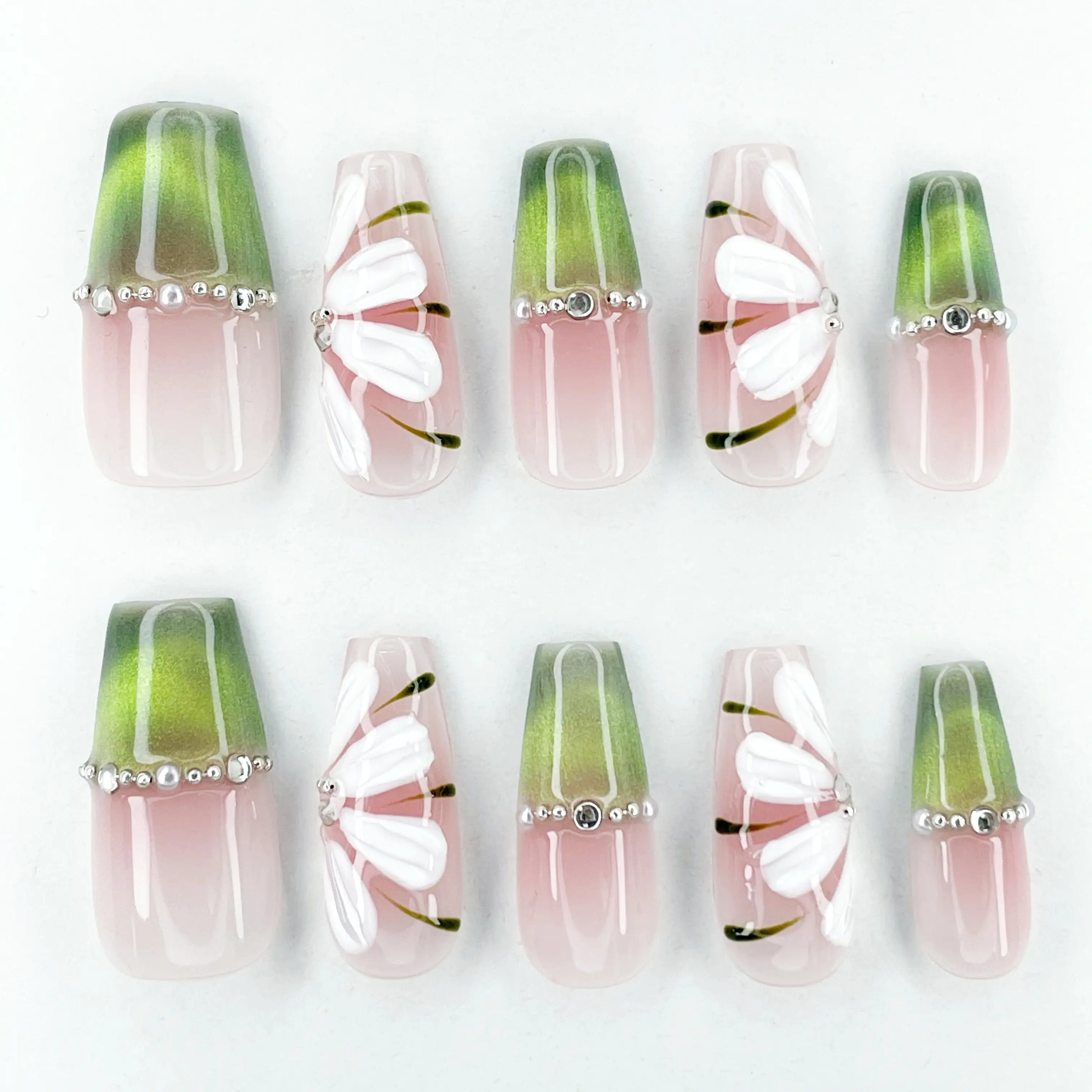 New Arrival Pressed-on Nails, dedicated to live, weekly update a variety of styles, accidentally meet your favorite.