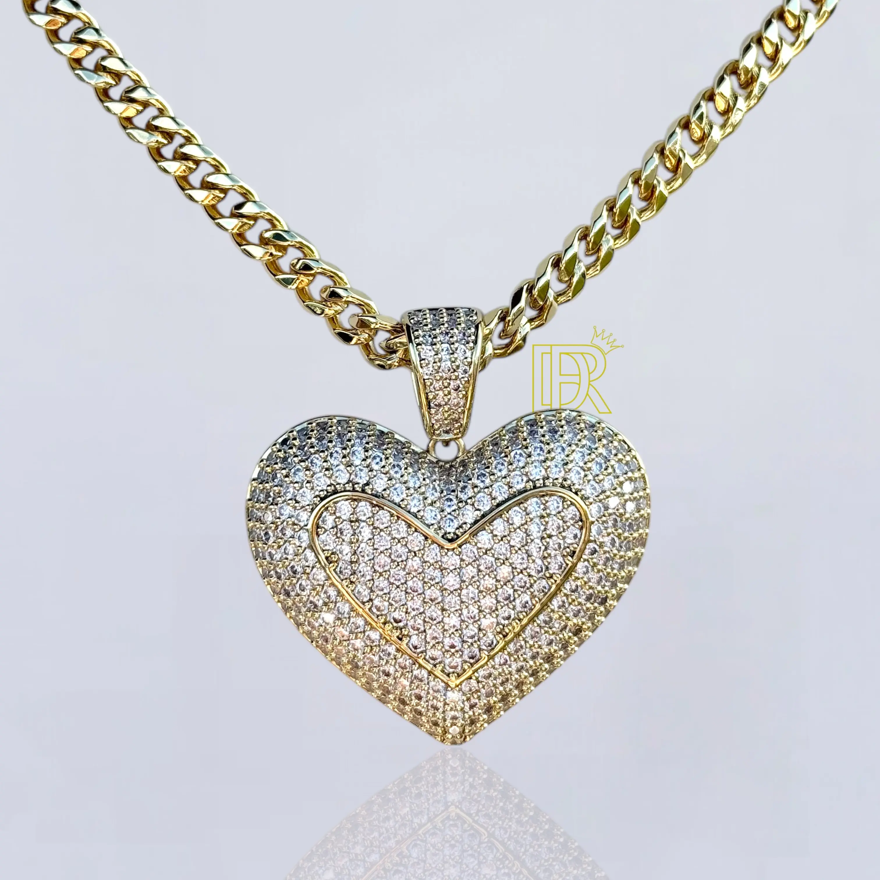 THICK CUBAN LINK CHAIN ​​WITH 14K GOLD PLATED PENDANT