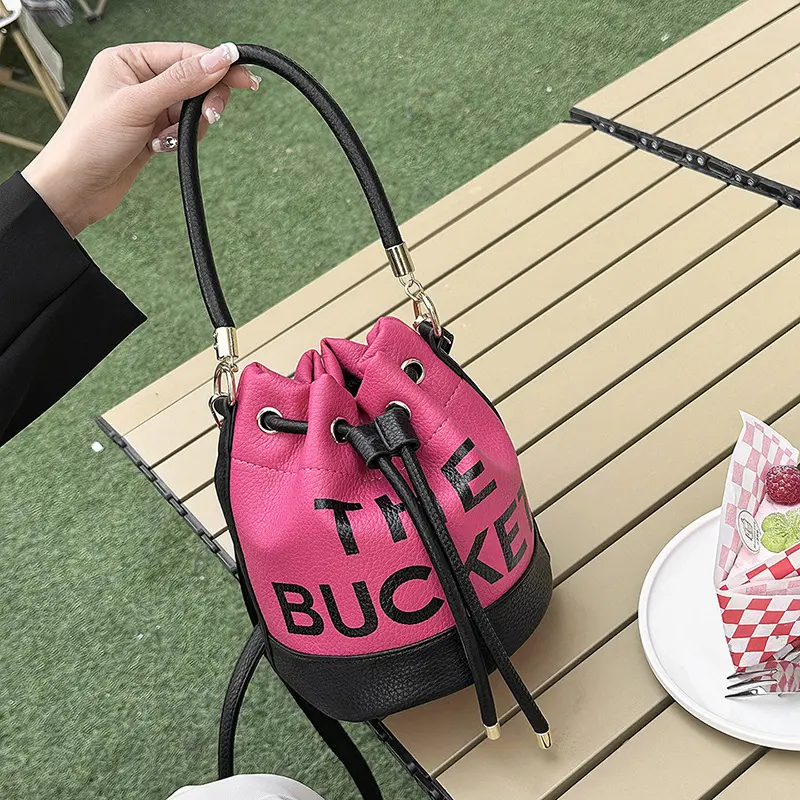 Fashionable Colorblock Letter Print Bucket Bag, Women's Trendy Drawstring Design Handbagwith Adjustable Strap, New Fashion BucketHandbag for Daily Used Commute Classic Fanny Pack Denim Versatile Modern Travel Handbag